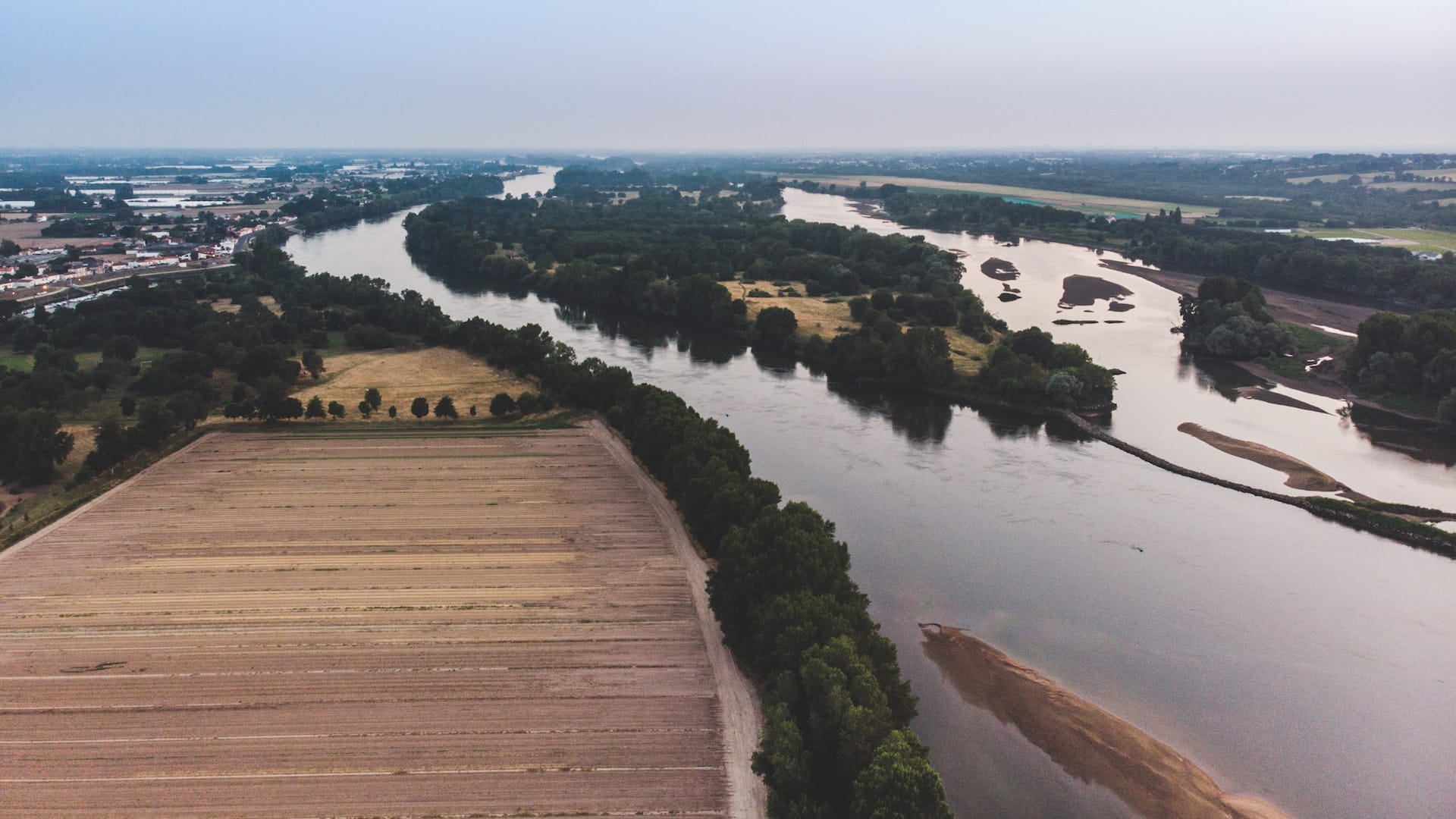 Vue aérienne des iles de la Loire