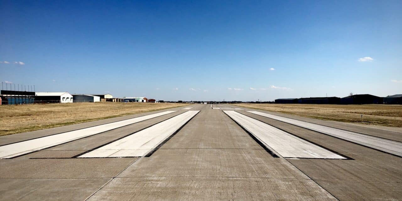 Aéroport de Nantes Atlantique : travaux sur les pistes réalisés de nuit
