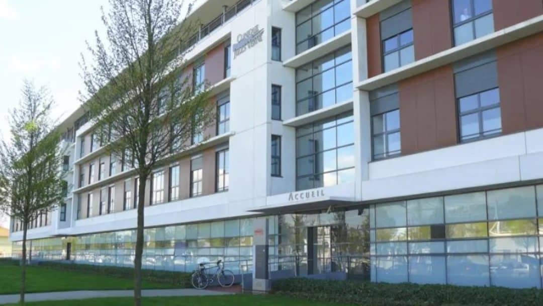 Quelle est la différence entre clinique et hôpital ? Infos Nantes