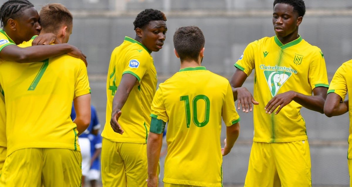 Joueurs de Football nan tais