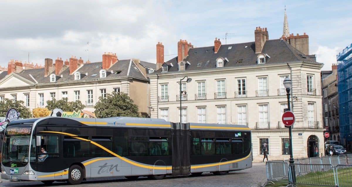 Busway 4 de la Semitan
