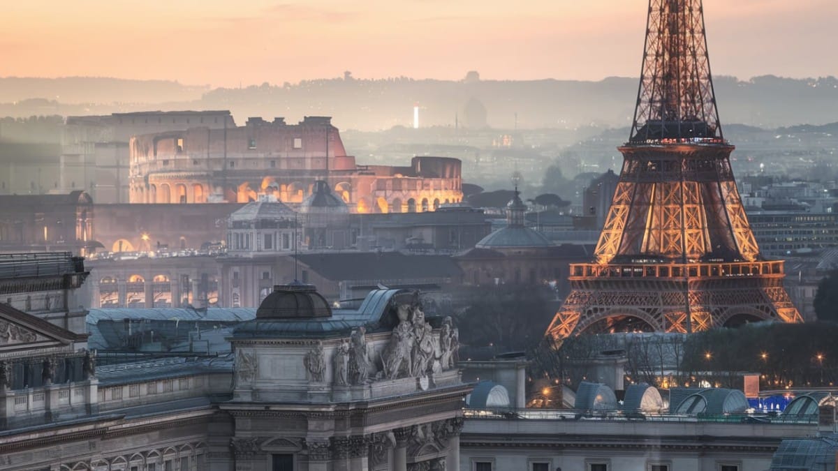 Colisée et tour Eiffel