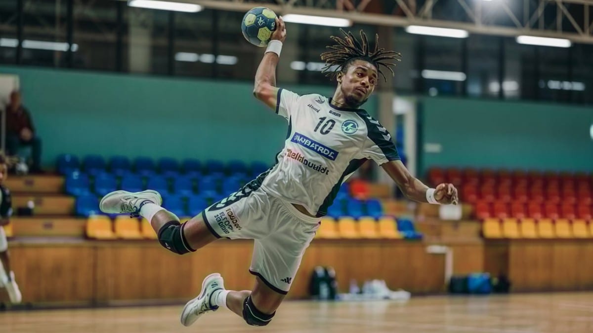 joueur handball en vol